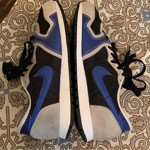 Nike Air Vengeance Sneakers Women’s 9.5 / Men’s 8 - Picture 3 of 11